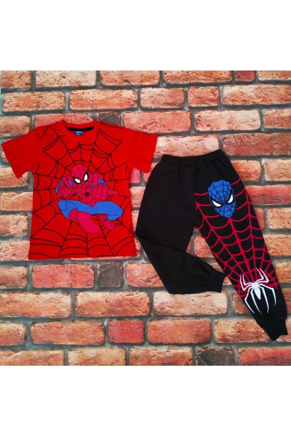 Örümcek%20Adam%20Baskılı%20Pijama%20Takımı